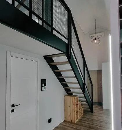 Apartment Industrial Style Loft Near Center